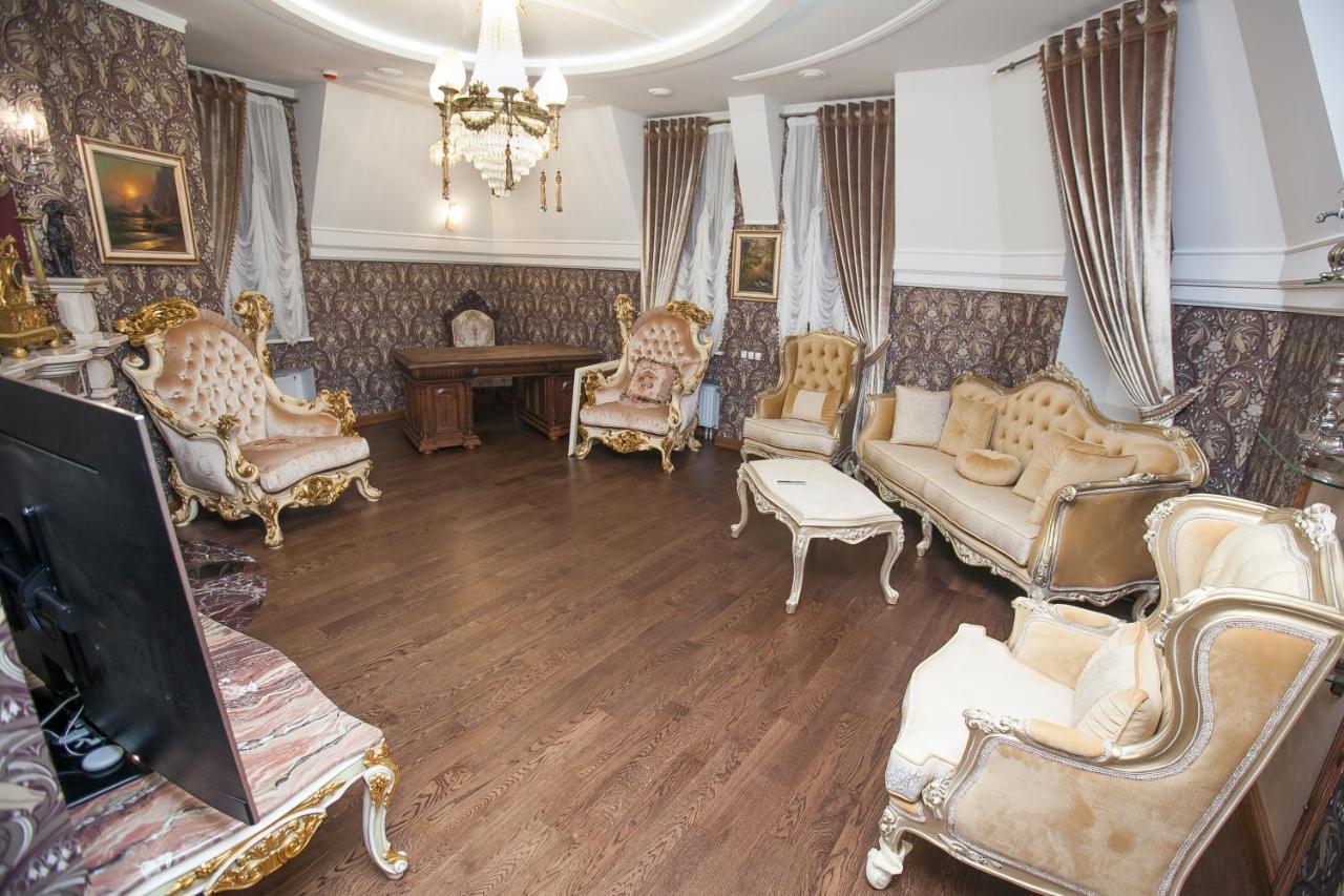 Hotel "Mandarin Clubhouse" Kharkiv Exterior photo